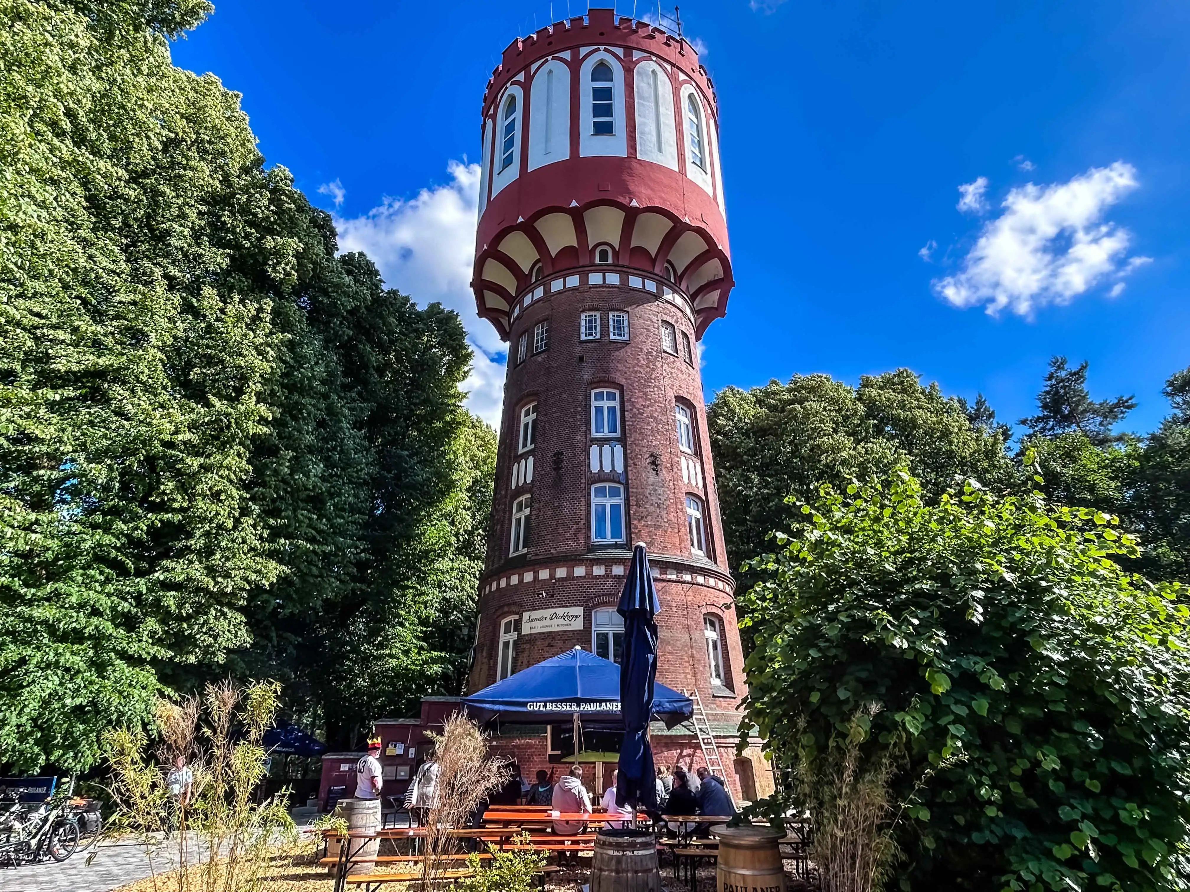 Panorama des Gartenbereichs am Wasserturm